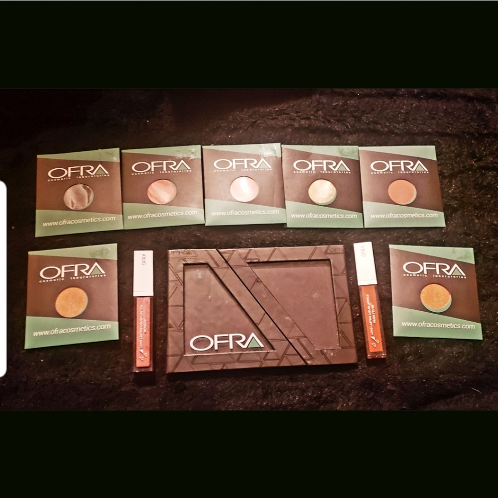 Ofra bundle +  2 glosses+ 1magnetic pop up palette +6 eyeshadows 🔥